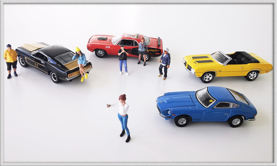 Diorama med figurer car meet