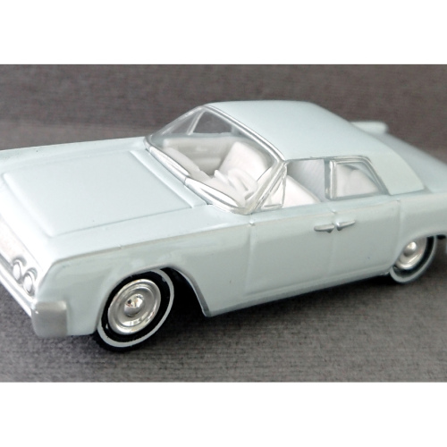 1961 Lincoln Continental Johnny Lightning Glacier Blue