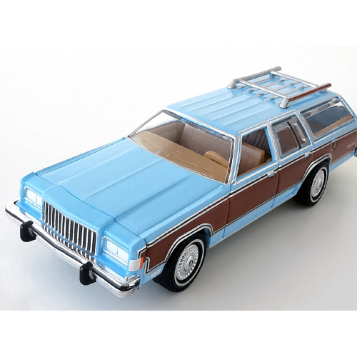 1983 Mercury Grand Marquis Colony Park Greenlight Metalflake Pastellblå