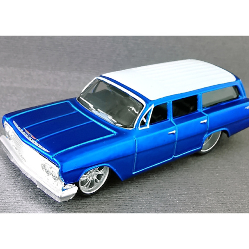 1962 Chevrolet Biscayne Wagon Maisto Spectrafrost Safirblå