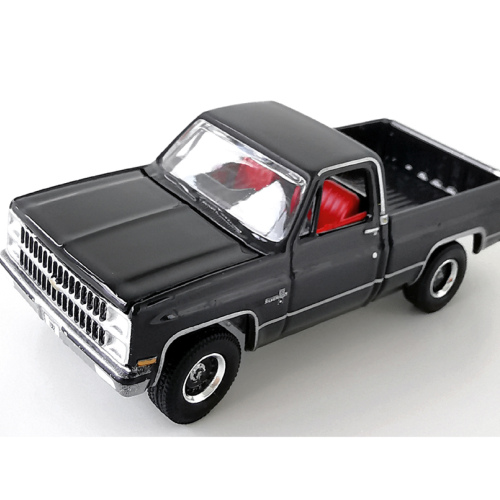 1982 Chevrolet C-10 Silverado Fleetside Auto World Gloss Svart