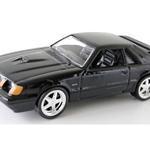 1985 Ford Mustang SVO Auto World Gloss Svart