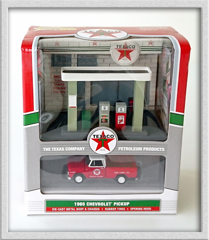 Diorama Texaco Gas Station