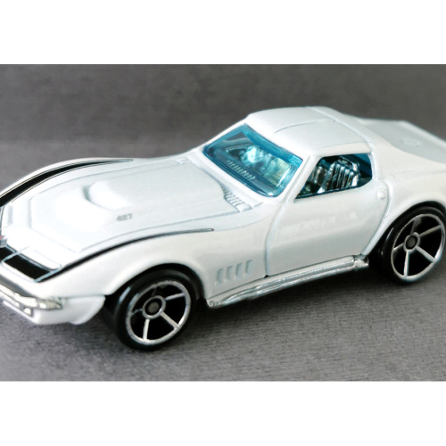 1969 Chevrolet Corvette 427 Hot Wheels Pearl White