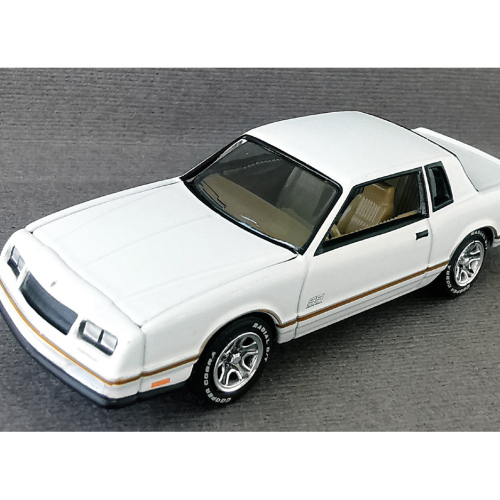 1987 Chevrolet Monte Carlo SS Johnny Lightning Gloss Vit