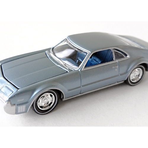 1967 Oldsmobile Toronado Johnny Lightning Metallic Stålblå